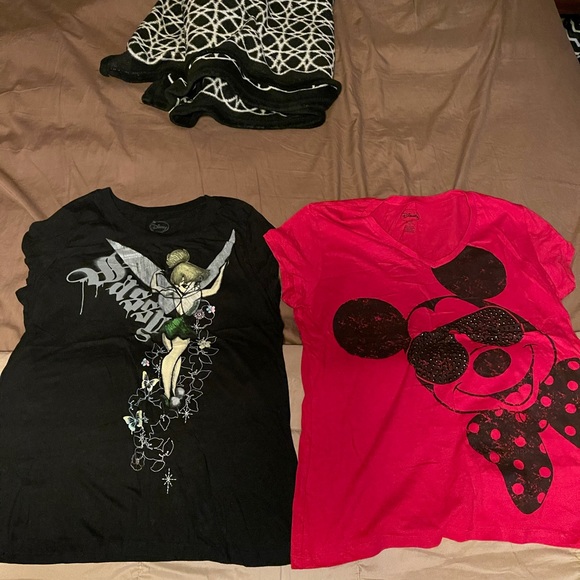 4 Disney Mickey short sleeve tshirts xxl juniors - Picture 2 of 2